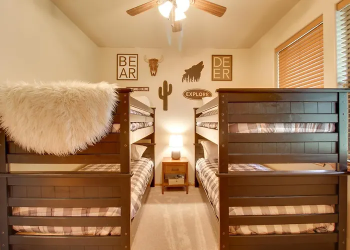Holiday home Furnished Deck & Grill: Woodsy Torreon *