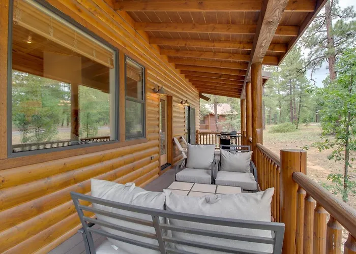 Furnished Deck & Grill: Woodsy Torreon *